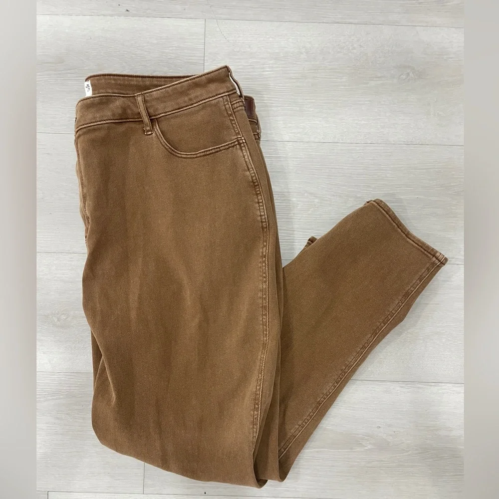 Hollister Curvy High Rise Mom Jeans Tan‎ Plus Size 21R Solid